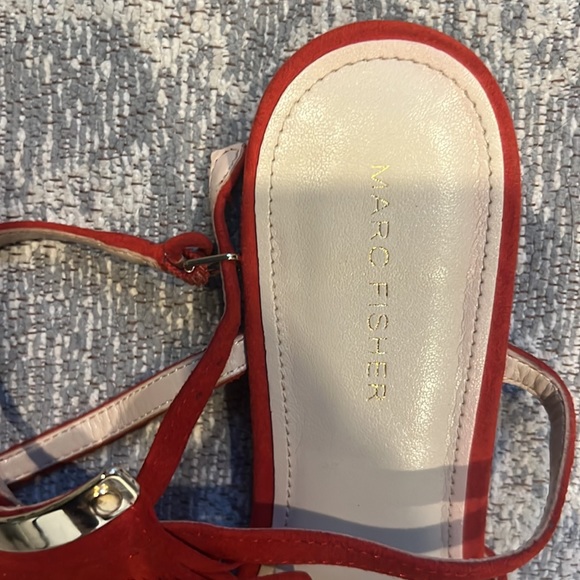 Marc Fisher red fringe sandals - Picture 3 of 3